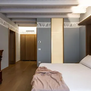 palazzo-de-gregorio-apartments.palermohotels.org/